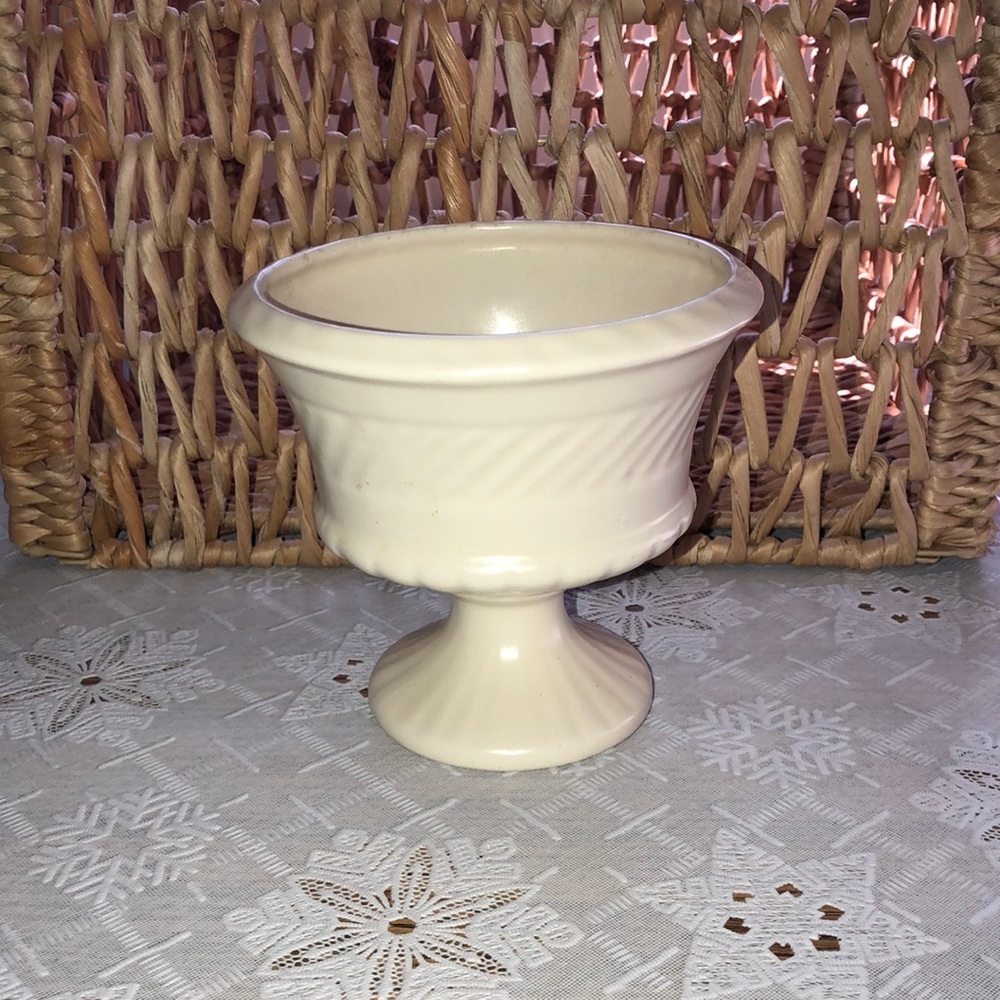 Vintage Haeger USA pottery pedestal planter.